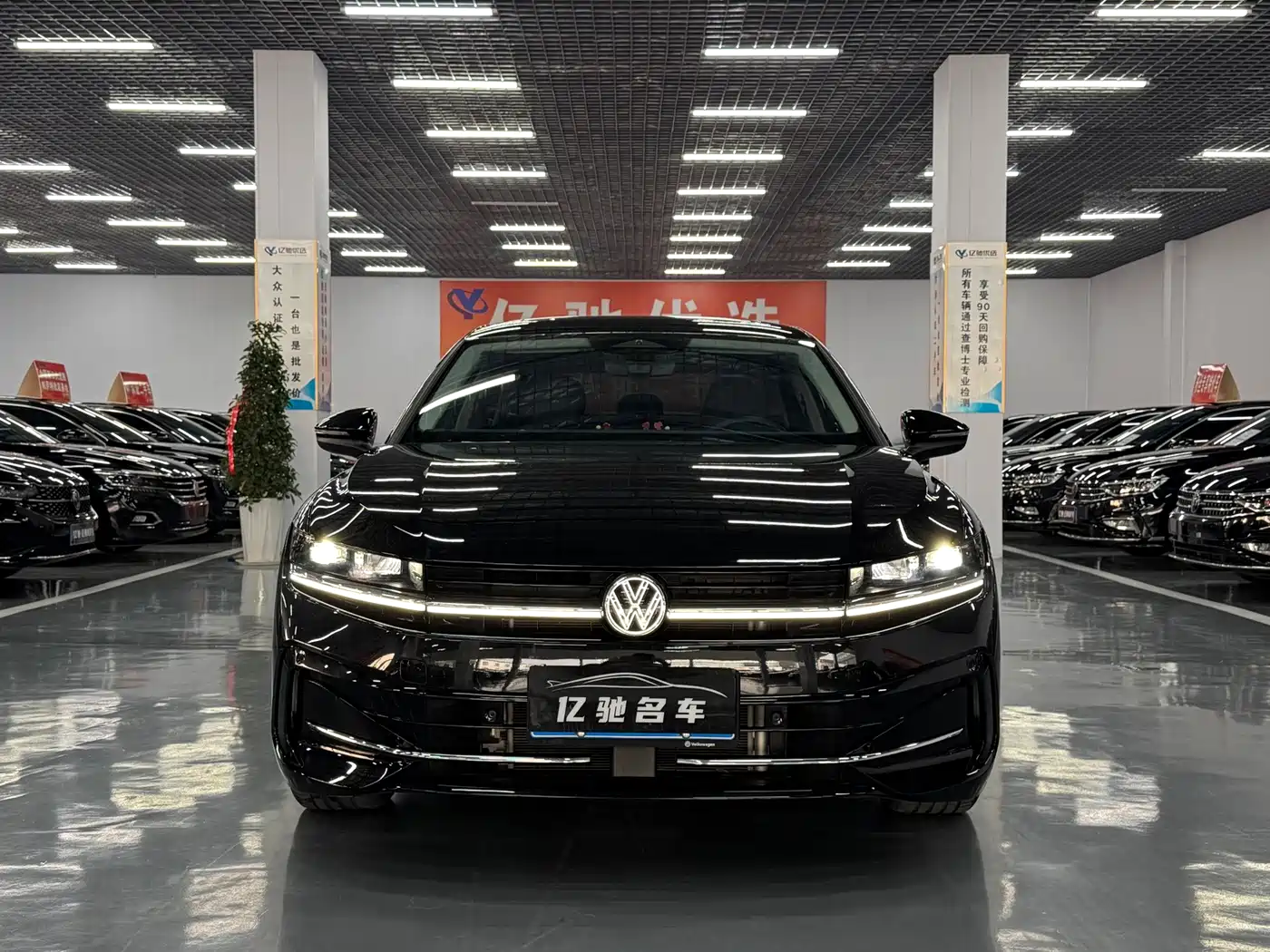 Фото 2 - Volkswagen Magotan