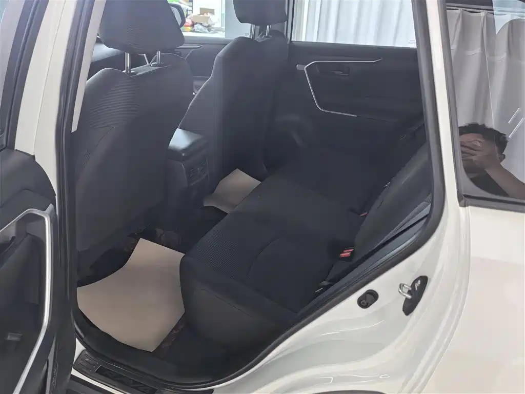Toyota RAV4 Rongfang 2023 2.0L CVT 2WD Urban Edition фото 14