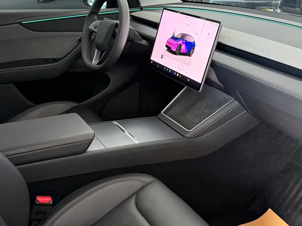 Фото 10 - Tesla Model Y