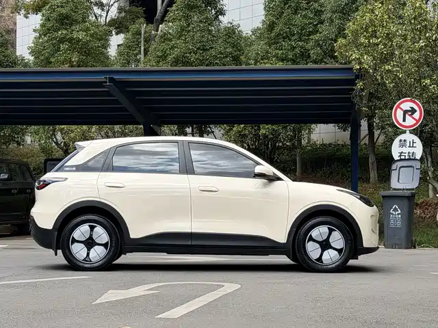 Geely Galaxy Starry Wish 2025 310km Youth Edition — фото 5