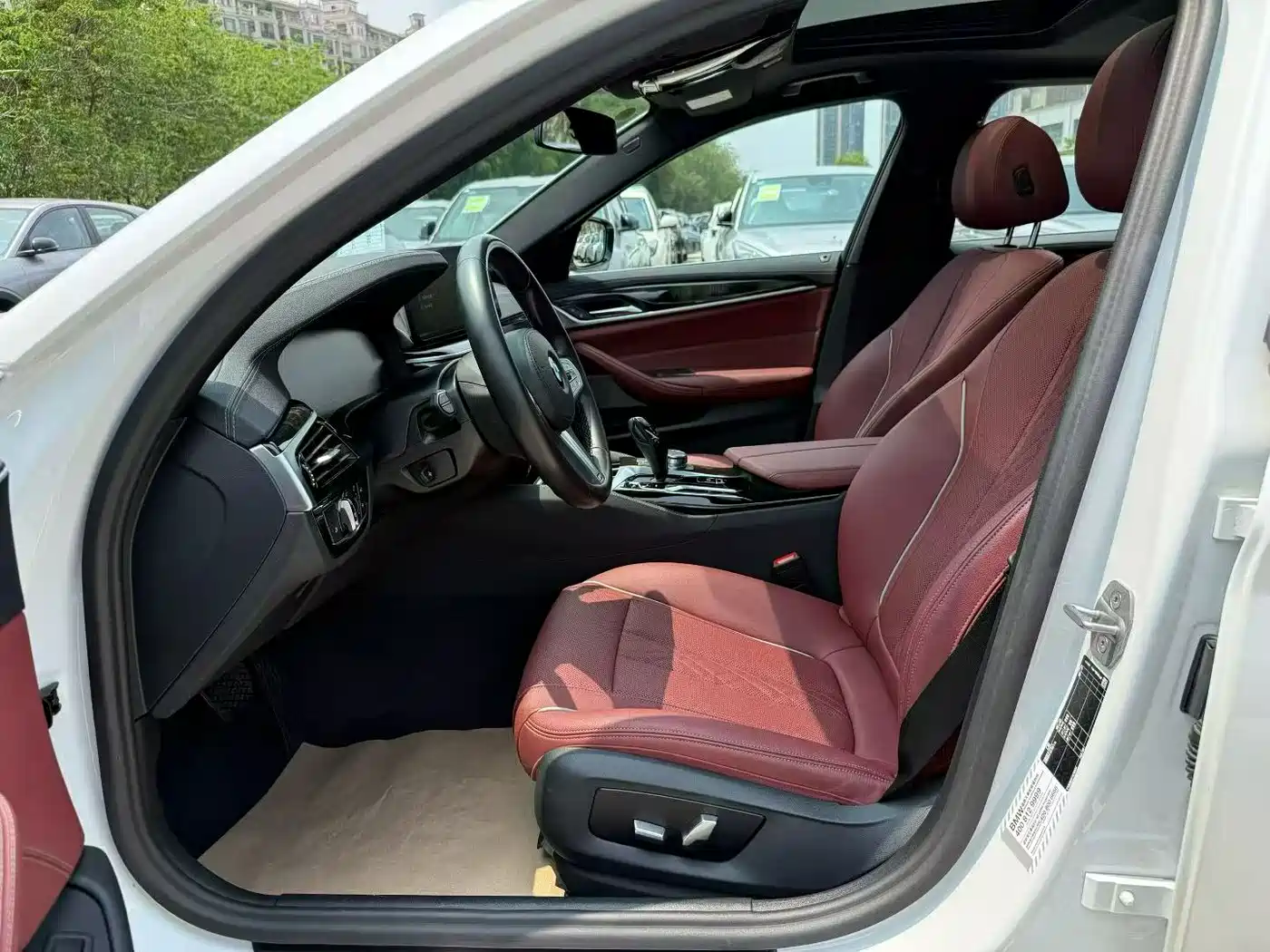 BMW 5 Series 2022 Model Second Facelift 525Li M Sport Package фото 3