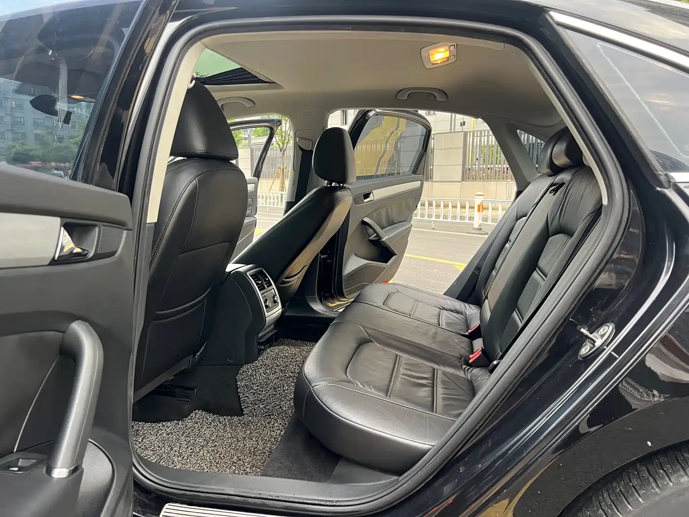 Volkswagen Passat 2013 1.8TSI DSG Zunrong фото 11