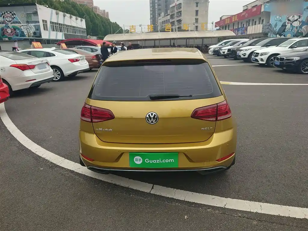 Volkswagen Golf 2018 1.6L Automatic Comfort фото 6