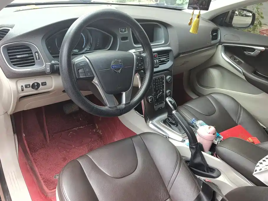 Volvo V40 2015 2015 1.6T Smart Elegance Edition
