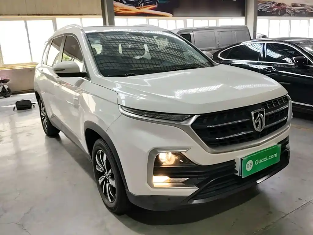 Baojun 530 2019 2018 1.5T Manual Premium Model China V