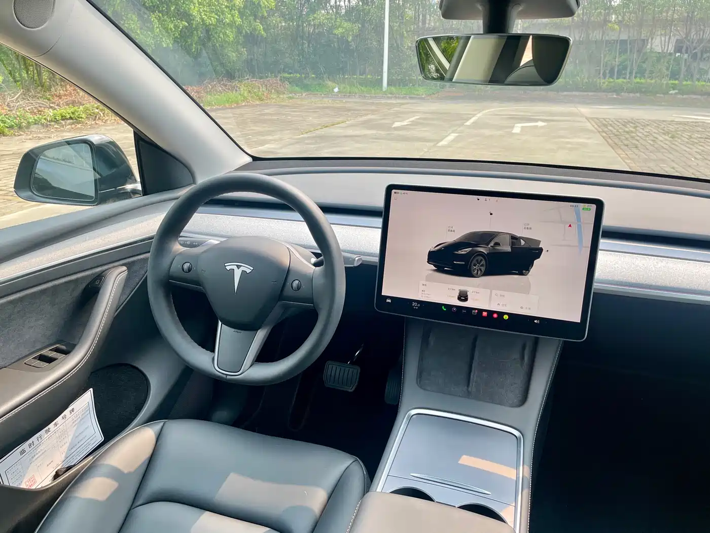 TESLA MODEL Y