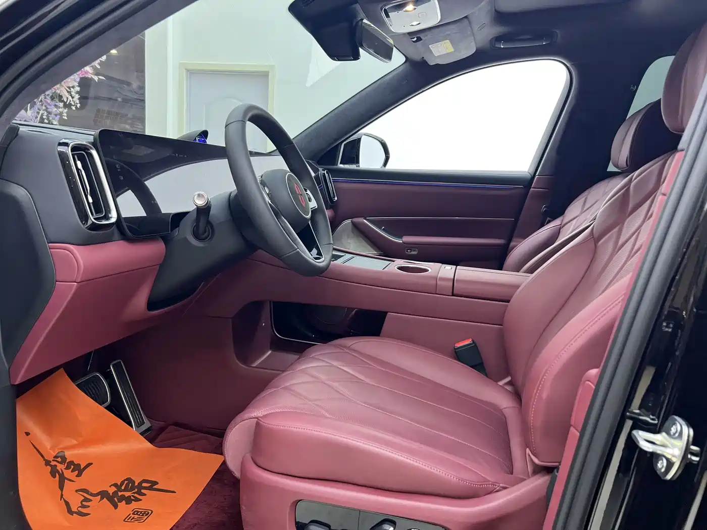 AITO Wenjie AITO M8 2025 Pure Electric Max+ 6-seater AWD фото 5