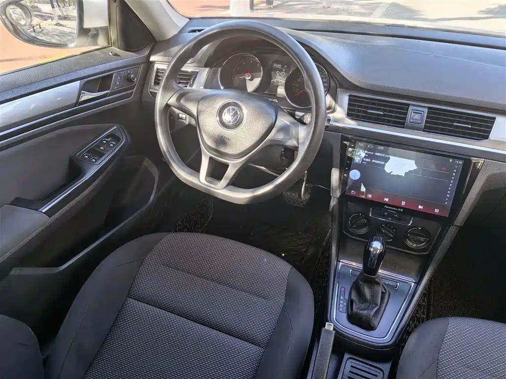 Volkswagen Bora 2018 1.5L Automatic Fashion фото 16