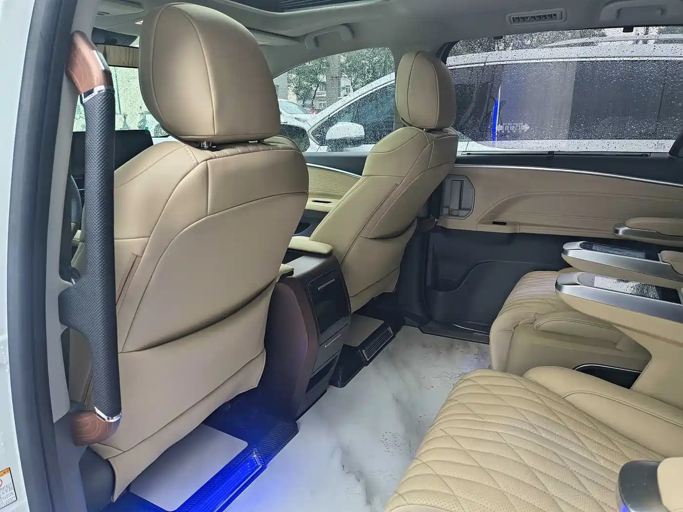 Toyota Sienna 2023 2.5L Hybrid Comfort Edition фото 15