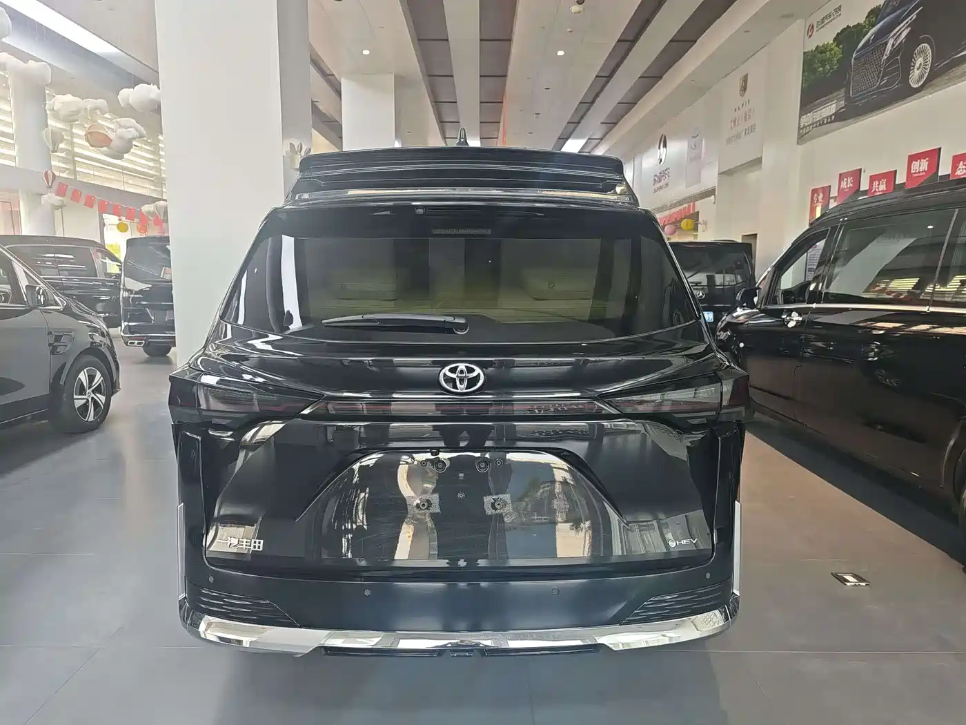 Toyota Sienna фото 4
