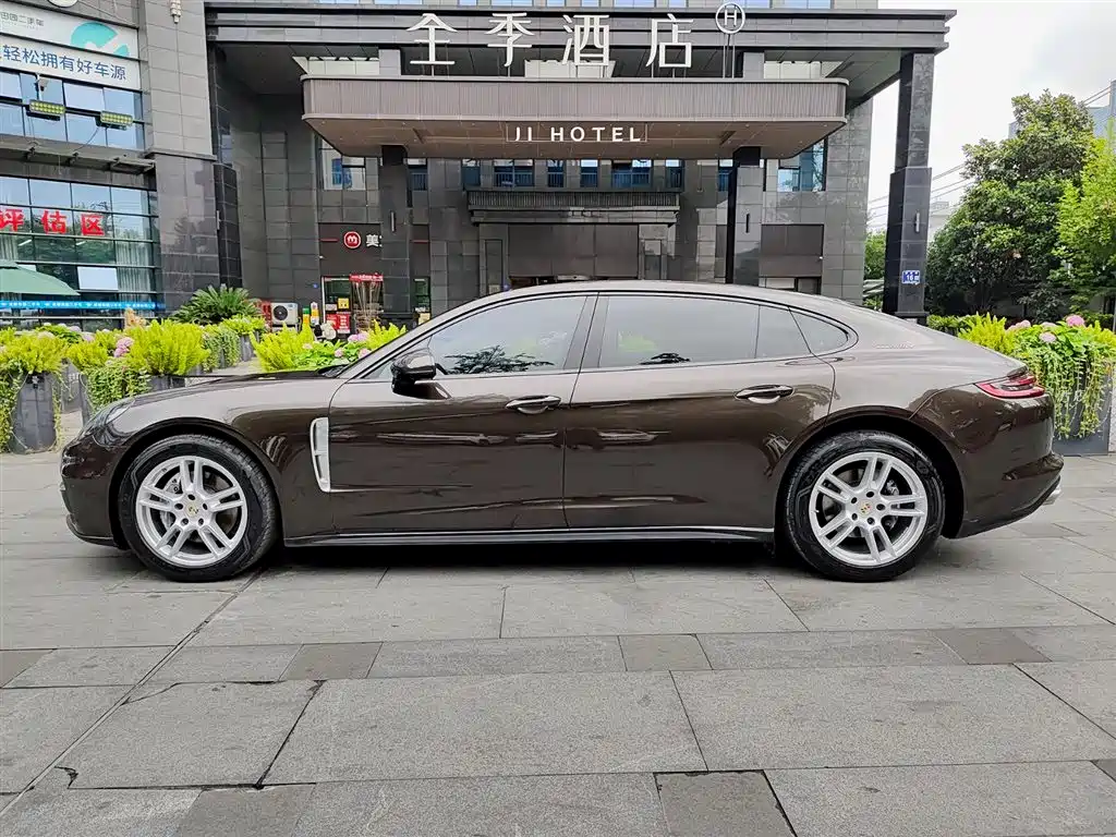 Porsche Panamera 2017 Panamera 4 Executive Long Wheelbase 3.0T фото 3
