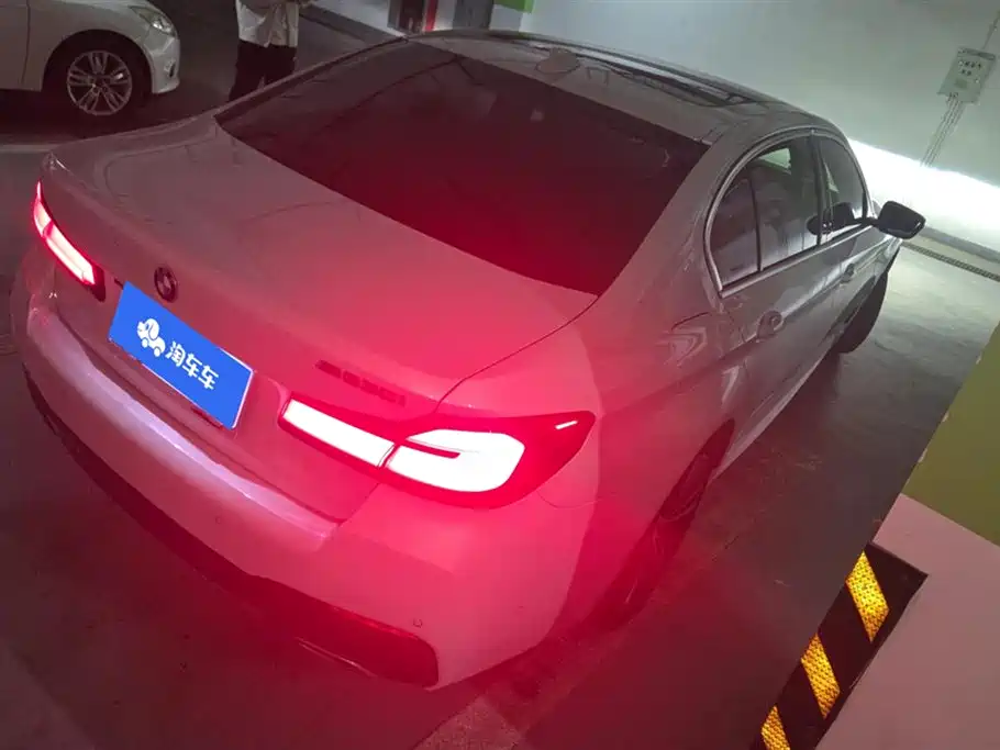 BMW 5 Series 2022 530Li Leading M Sport Package фото 3