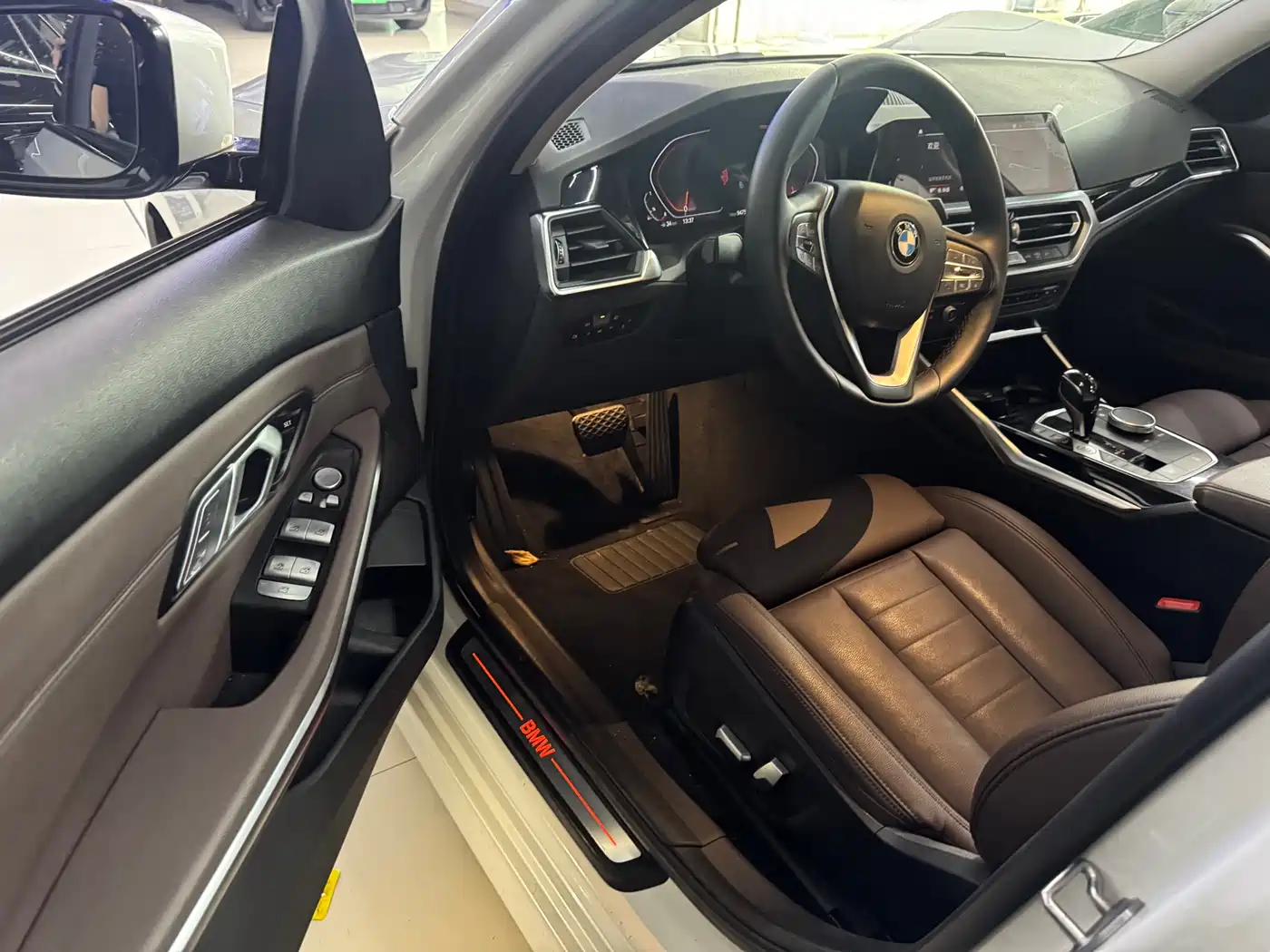 BMW 3 Series 2022 320i Sport Package фото 4