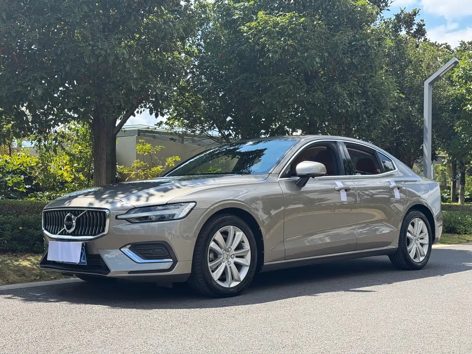 Фото 1 - Volvo S60
