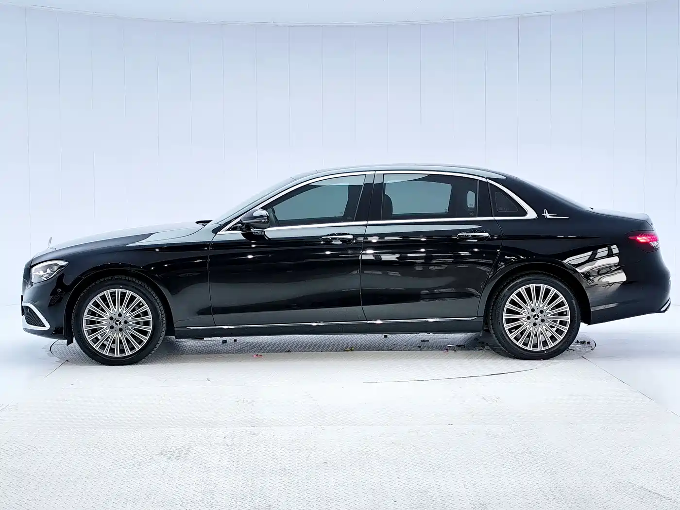 Mercedes-Benz E-Class 2023 Facelift E 300 L Fashion фото 5
