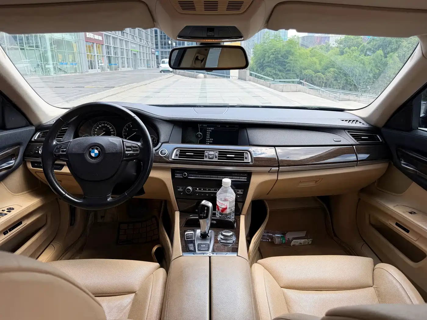 Photo 13 - BMW 7 Series