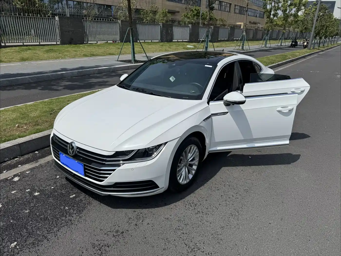 Volkswagen FAW-Volkswagen CC 2020 330TSI Glamour Version China VI фото 4