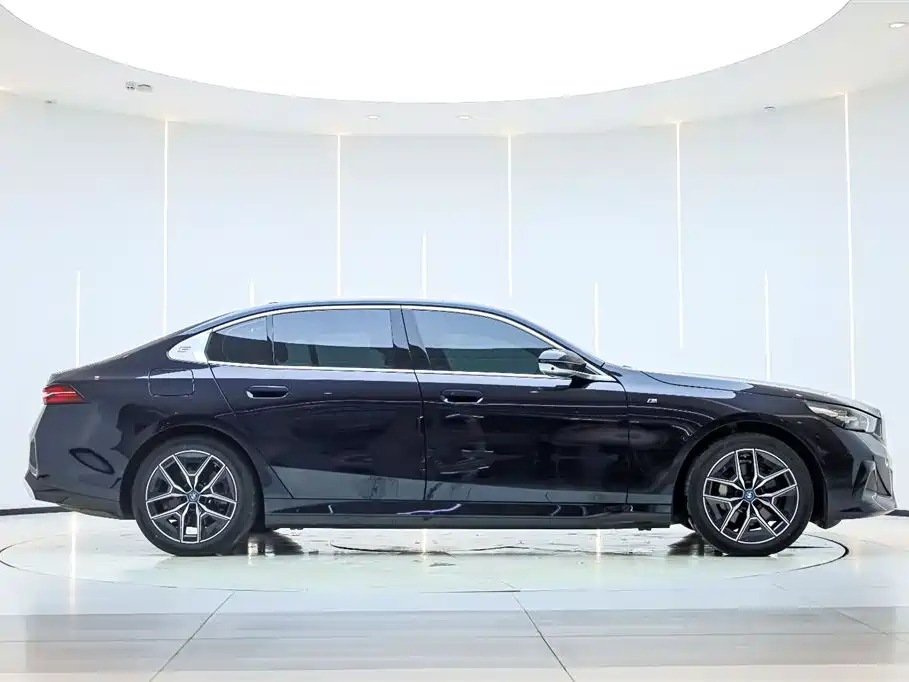 BMW i5 2025 eDrive 40L M Sport Package фото 5