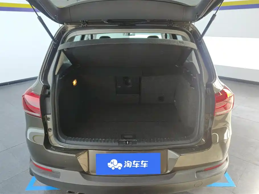 Volkswagen Tiguan 2015 1.8TSI Automatic 2WD Trendline фото 4