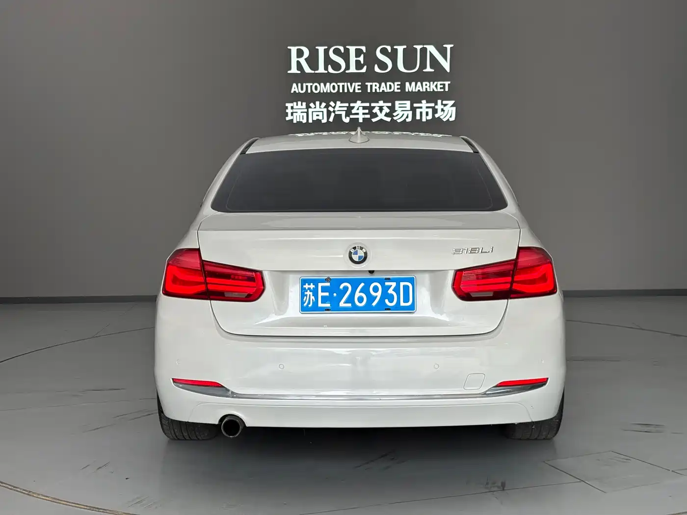 BMW 3 Series 2017 318Li Fashion фото 4