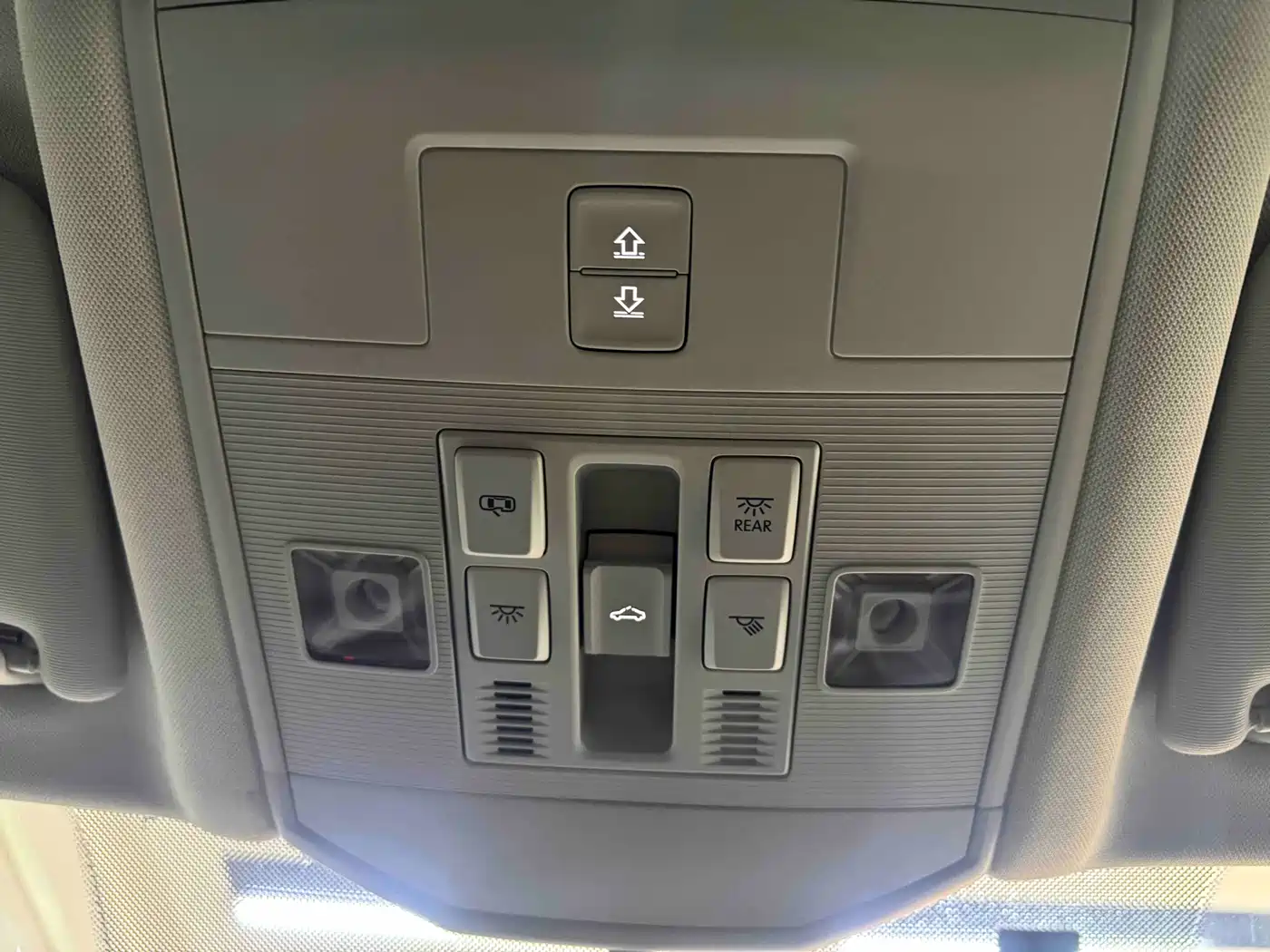 VOLKSWAGEN T ROC EXPLORING SONGS