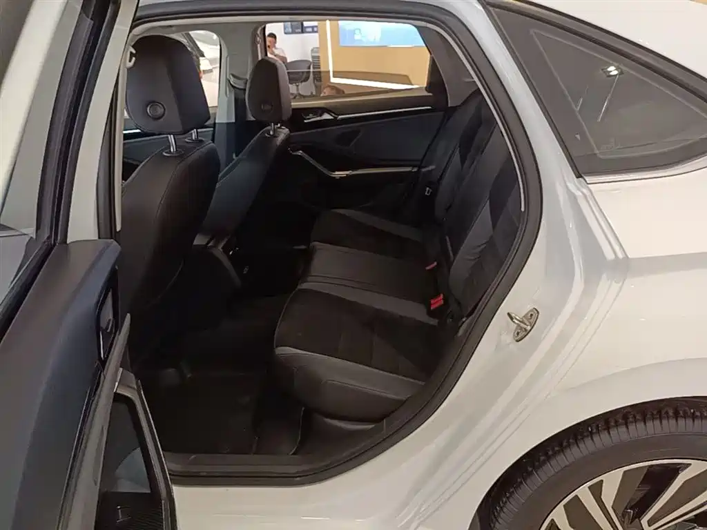 Volkswagen Sagitar 2019 280TSI DSG Luxury Edition China VI фото 16