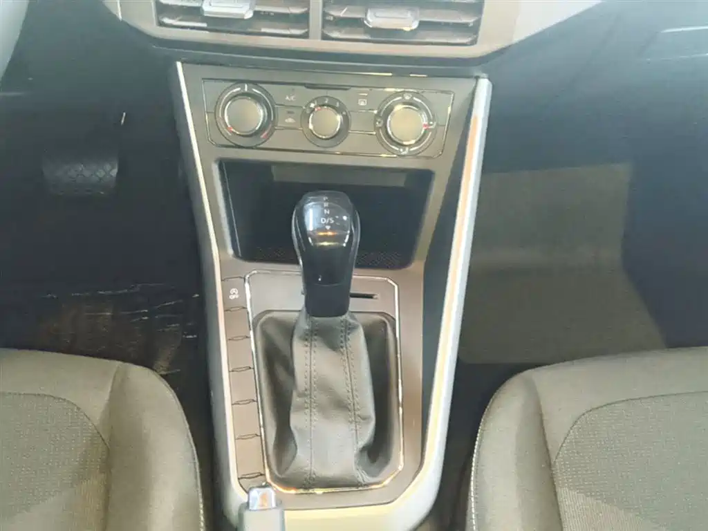 Volkswagen Polo 2023 Facelift Plus 1.5L Auto Joyful Living Edition фото 14