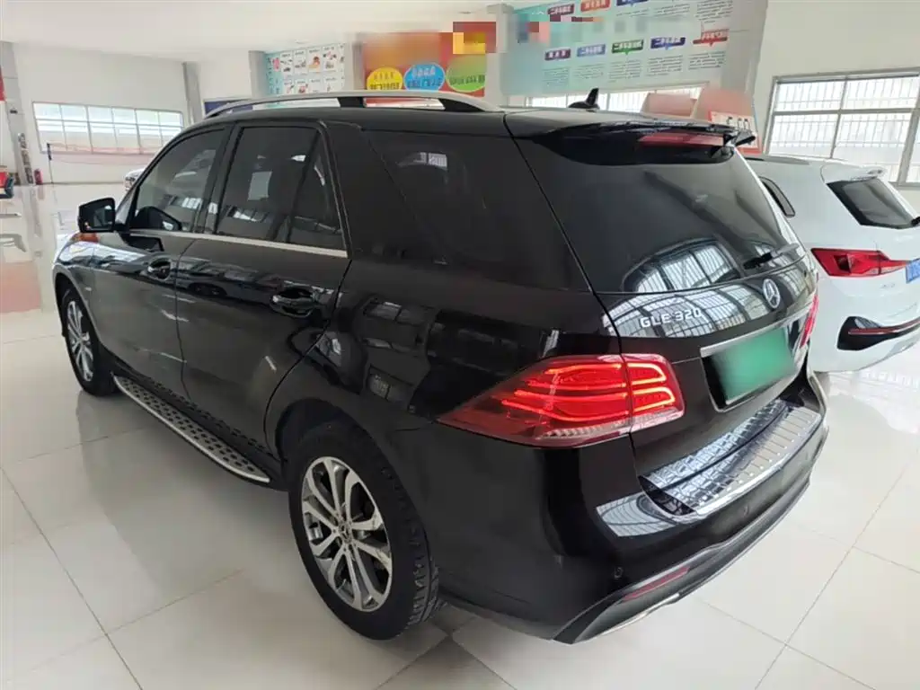 Mercedes-Benz GLE 2018 GLE 320 4MATIC Dynamic Ultimate Edition фото 5