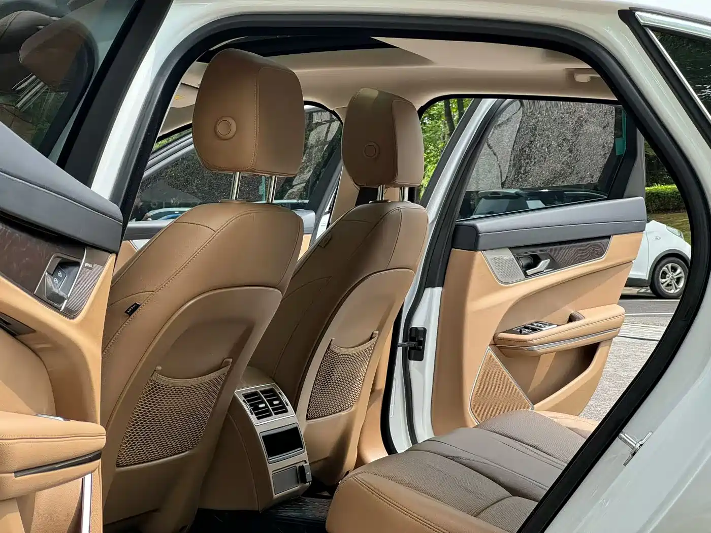 Jaguar XFL 2024 2.0T P250 2WD Premium Luxury фото 5
