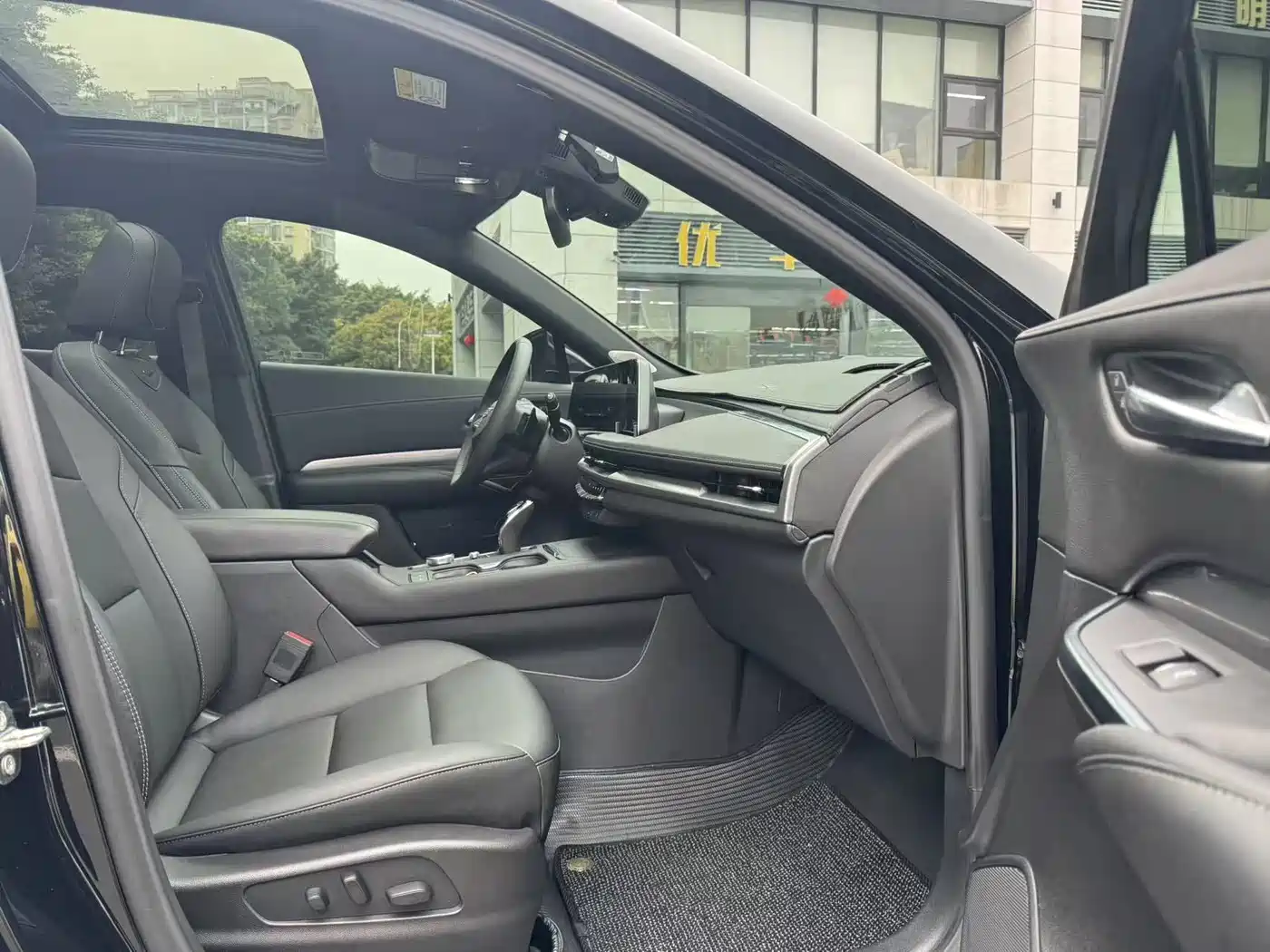 CADILLAC XT4