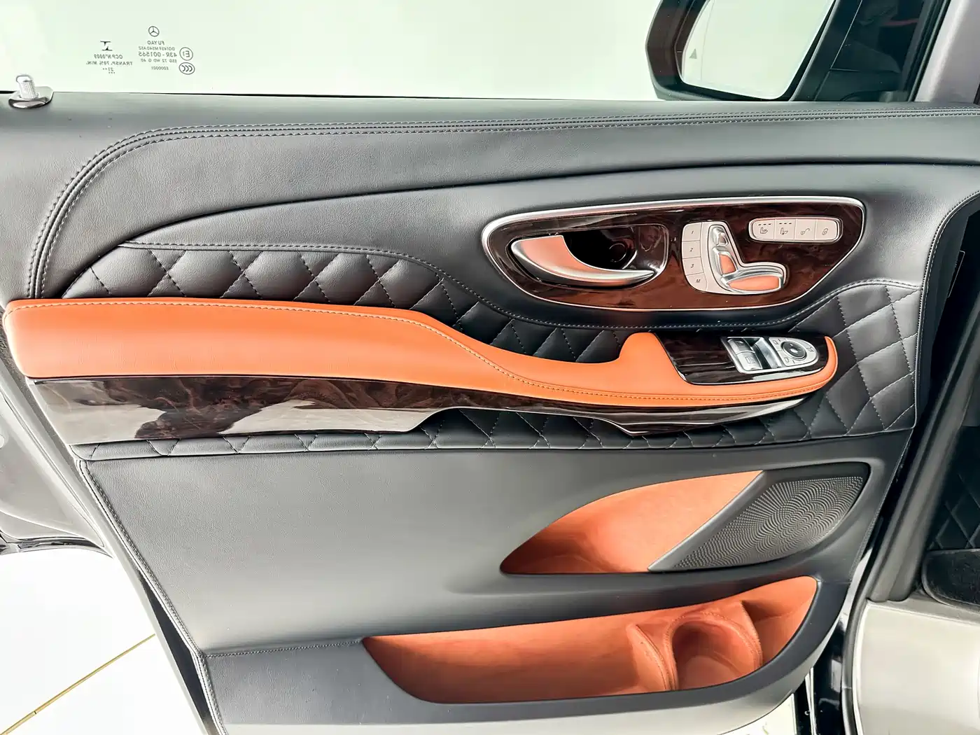 Mercedes-Benz V-Class 2021 V 260 L Long Wheelbase Premium Edition фото 12