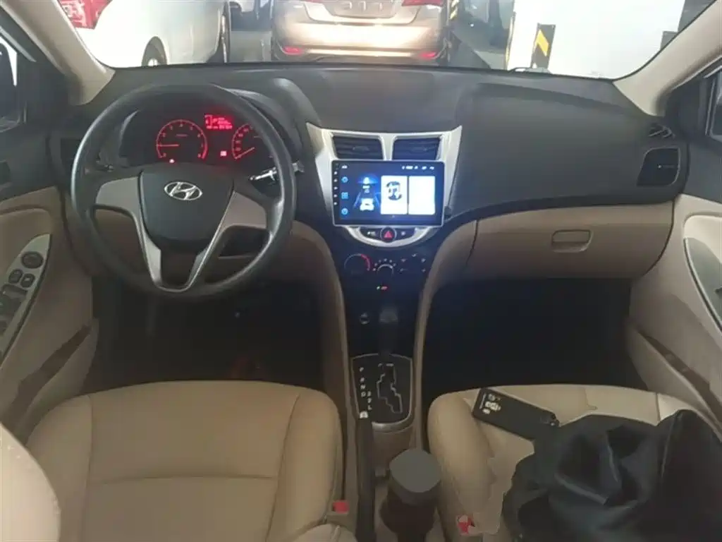 Hyundai Verna 2016 1.4L Automatic Smart GLS фото 10