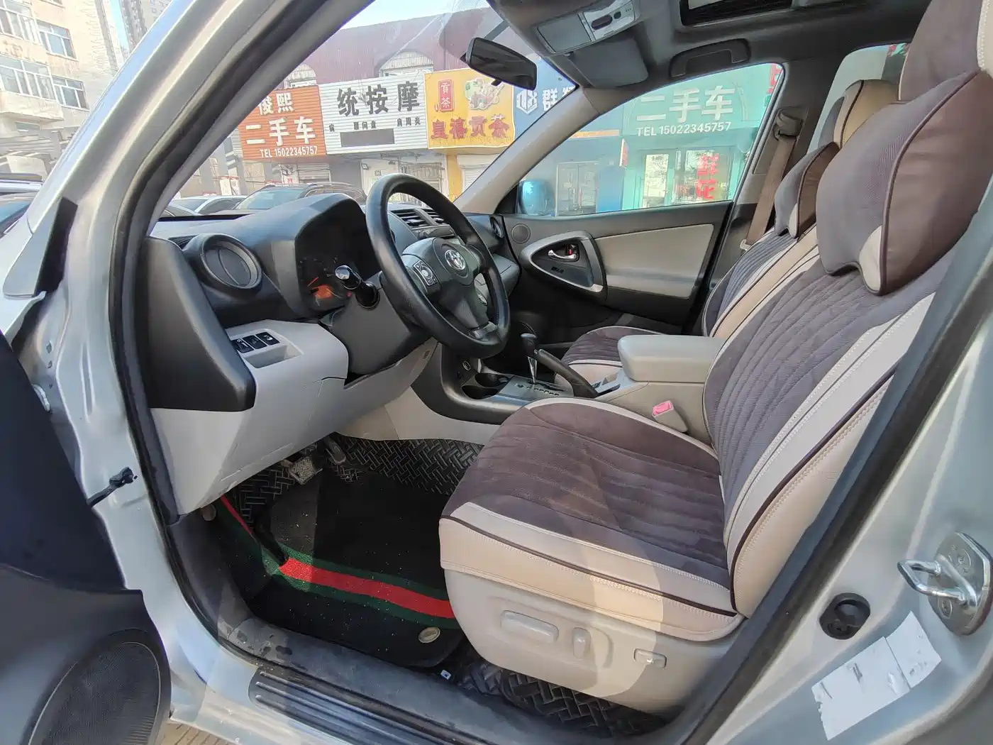 Toyota RAV4 Rongfang 2010 2.4L Automatic Luxury Upgrade Edition фото 7