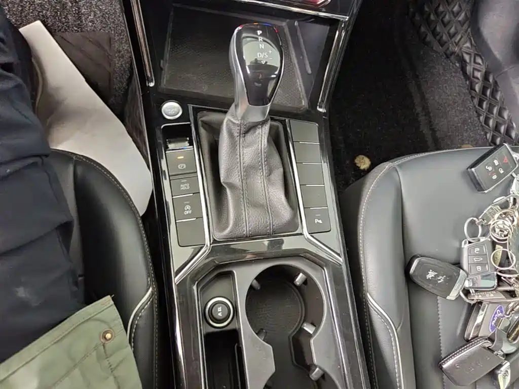 Volkswagen Passat 2023 330TSI Elite Edition фото 14