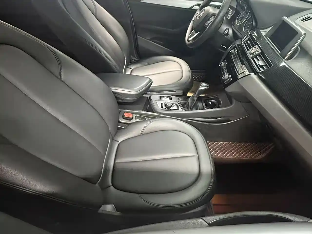 BMW X1 2018 sDrive20Li Leading Model фото 10