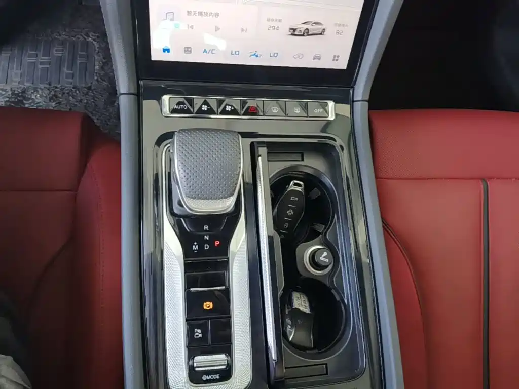 Hongqi H6 2025 2025 Model 2.0T Far-Reaching Edition
