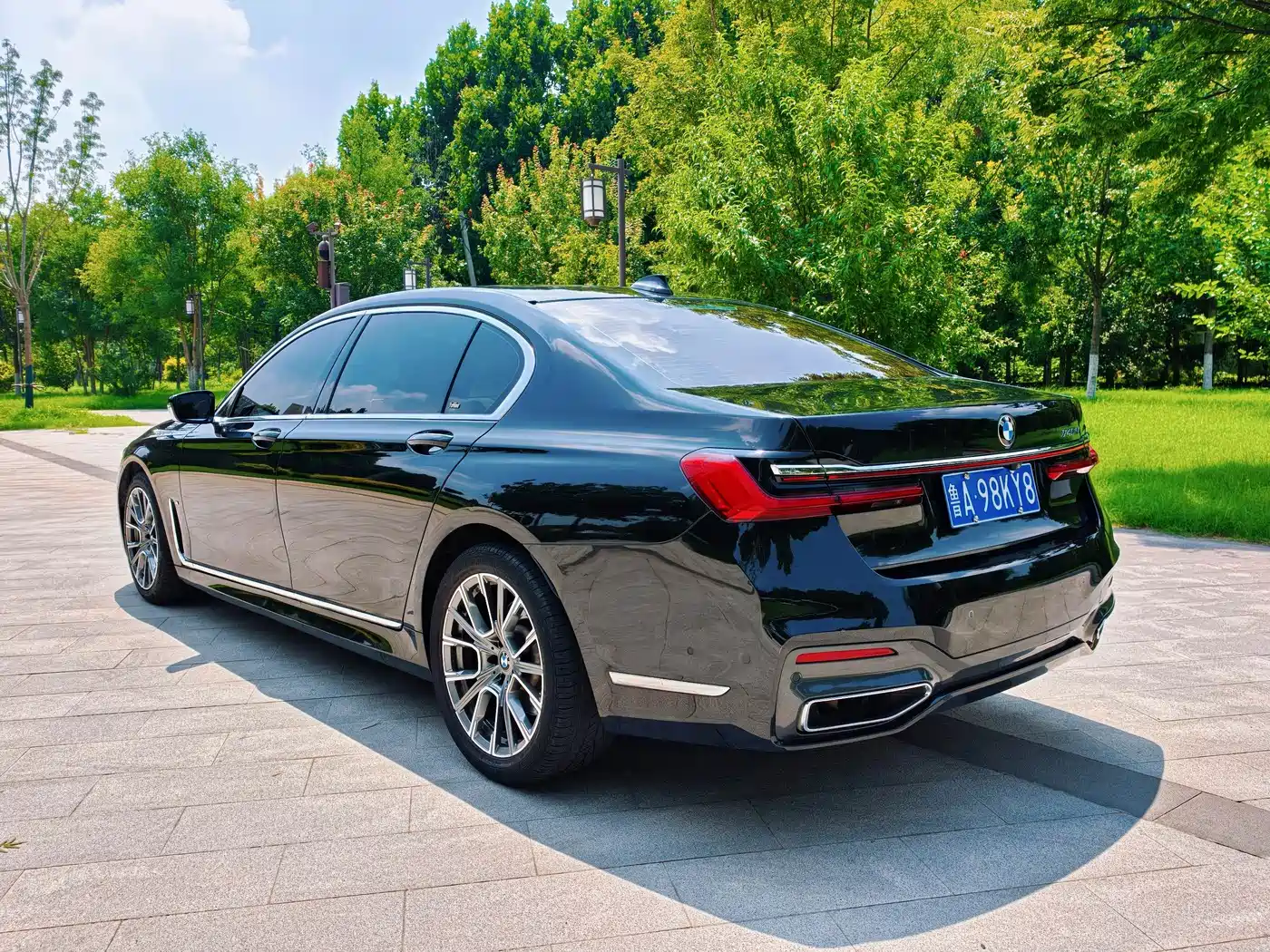 Photo 4 - BMW 7 Series