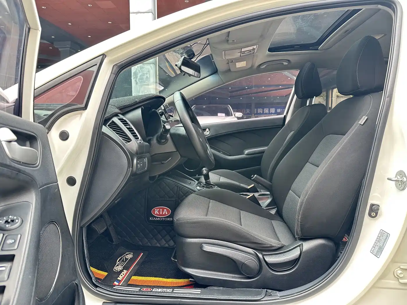 Фото 23 - Kia K3