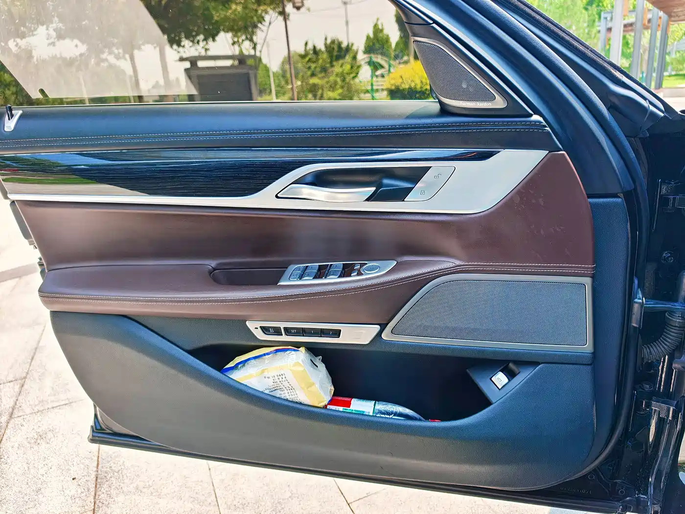 Photo 33 - BMW 7 Series