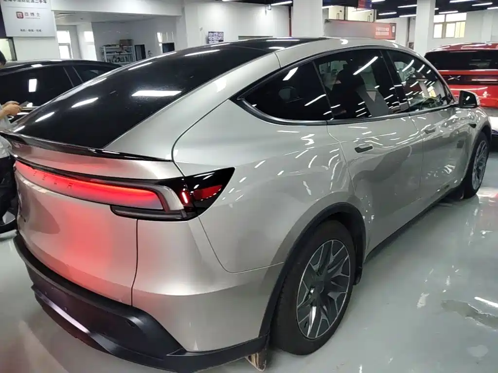 Tesla Model Y L 2025 2025 Facelift Long Range AWD