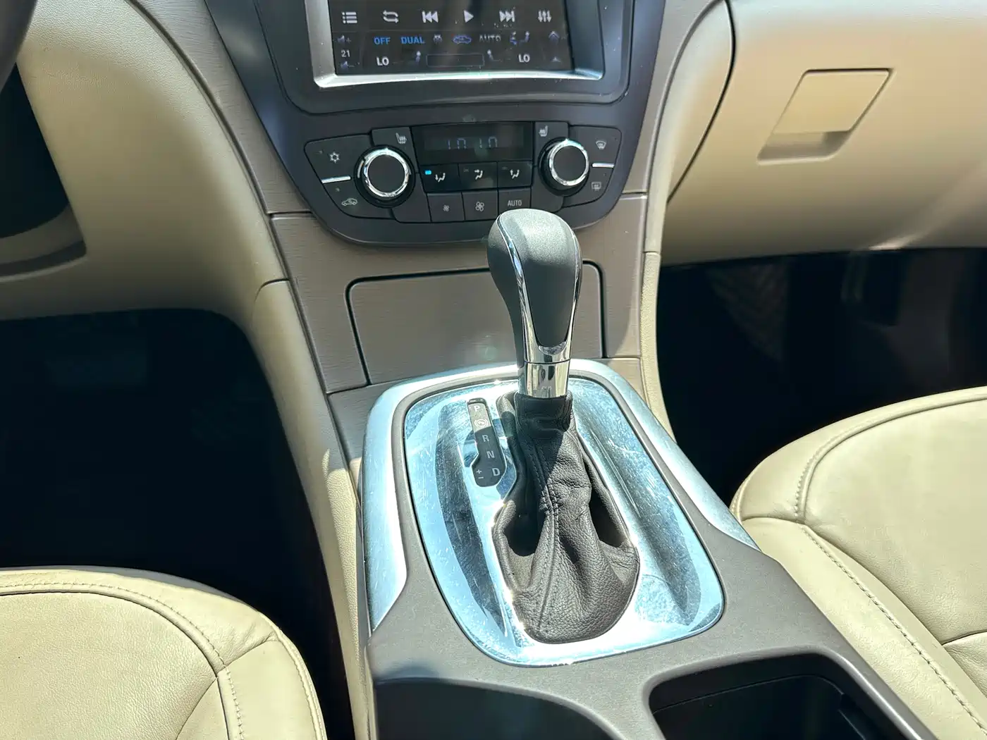 Buick Regal 2012 Model 2.0L Luxury фото 9
