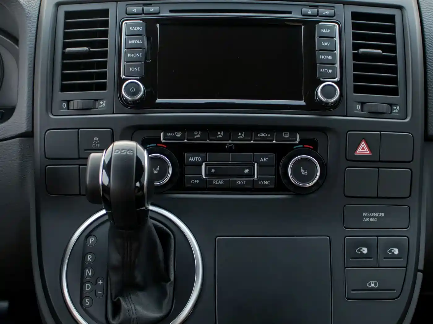Volkswagen Multivan 2012 2.0TSI 4WD Premium фото 6