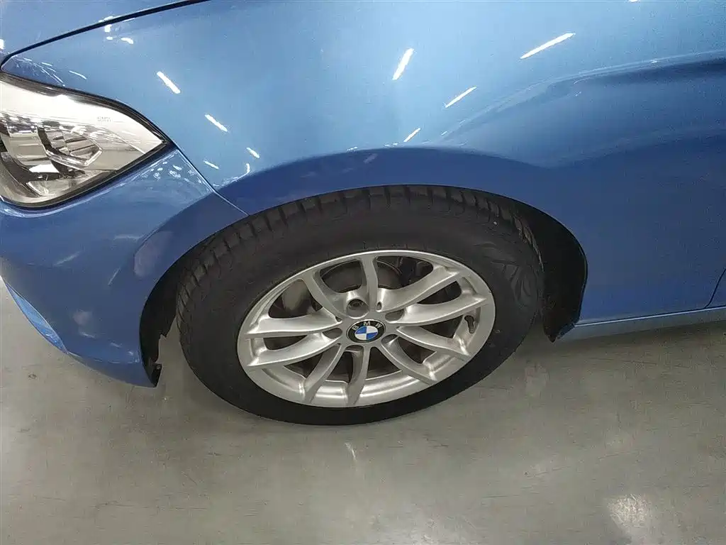 BMW 1 Series (Import) 2018 118i Leading фото 25