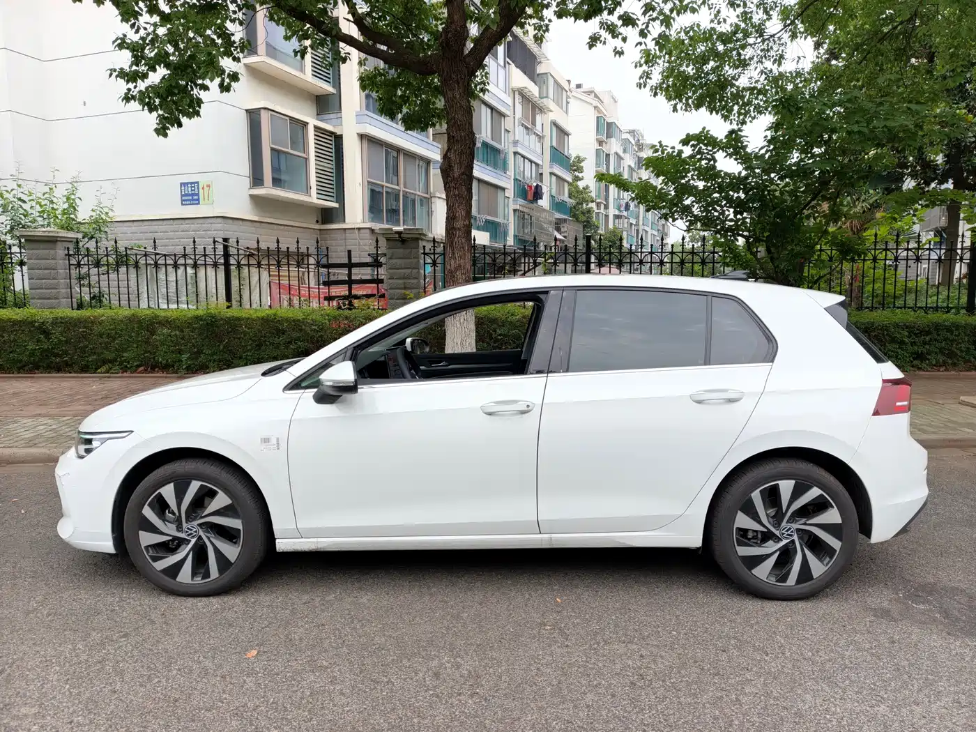 Volkswagen Golf 2025 300TSI Pro фото 3