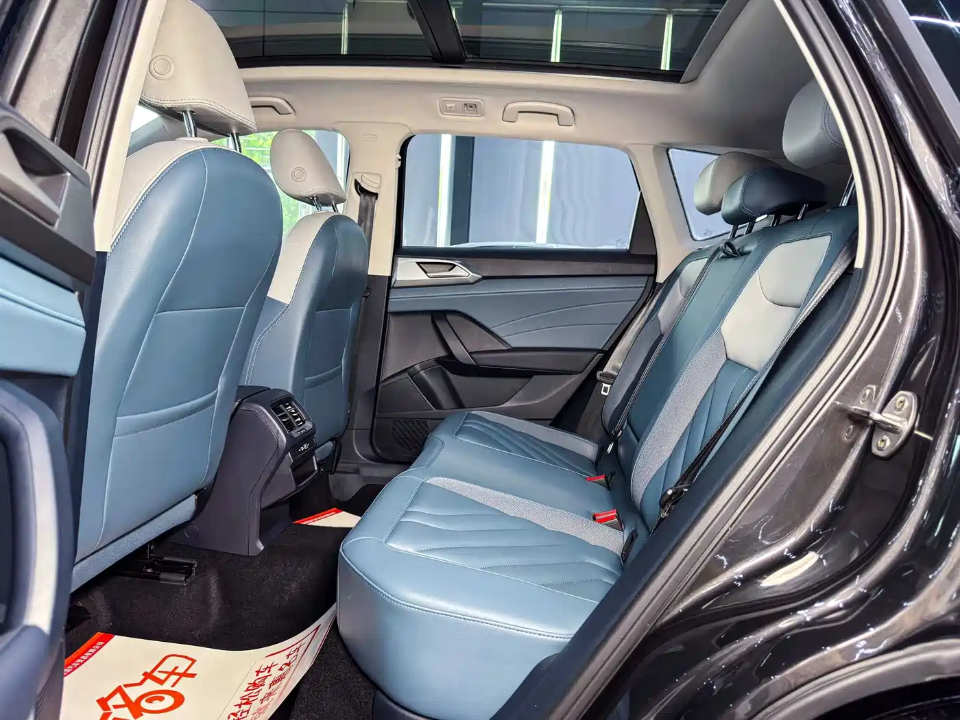 Volkswagen Tharu 2023 300TSI 2WD Bright Moon Edition фото 13