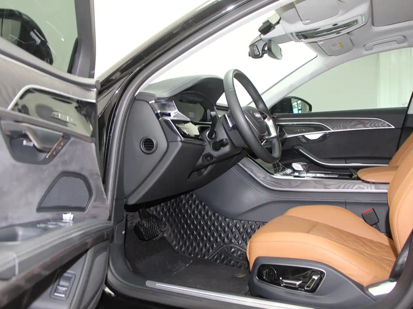 Audi A8 2023 A8L 50 TFSI quattro Exclusive фото 8