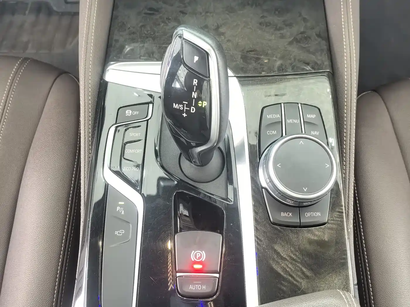 BMW 5 Series 2018 525Li M Sport Package фото 18