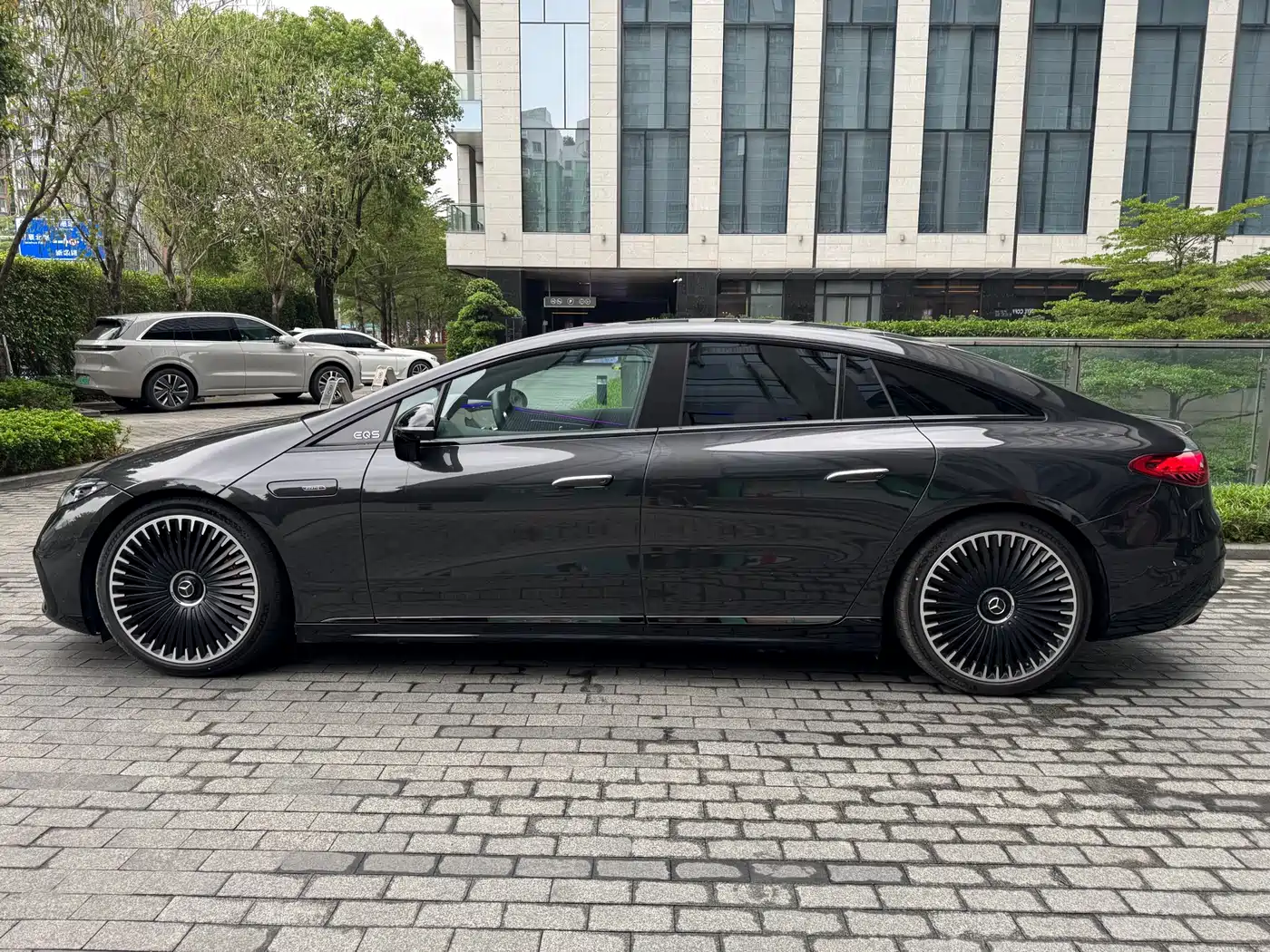 MERCEDES-BENZ EQS AMG