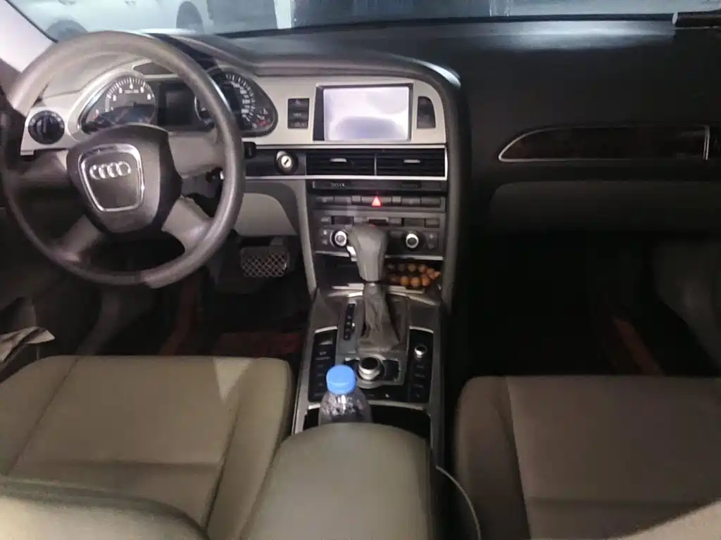 Фото 12 - Audi A6L