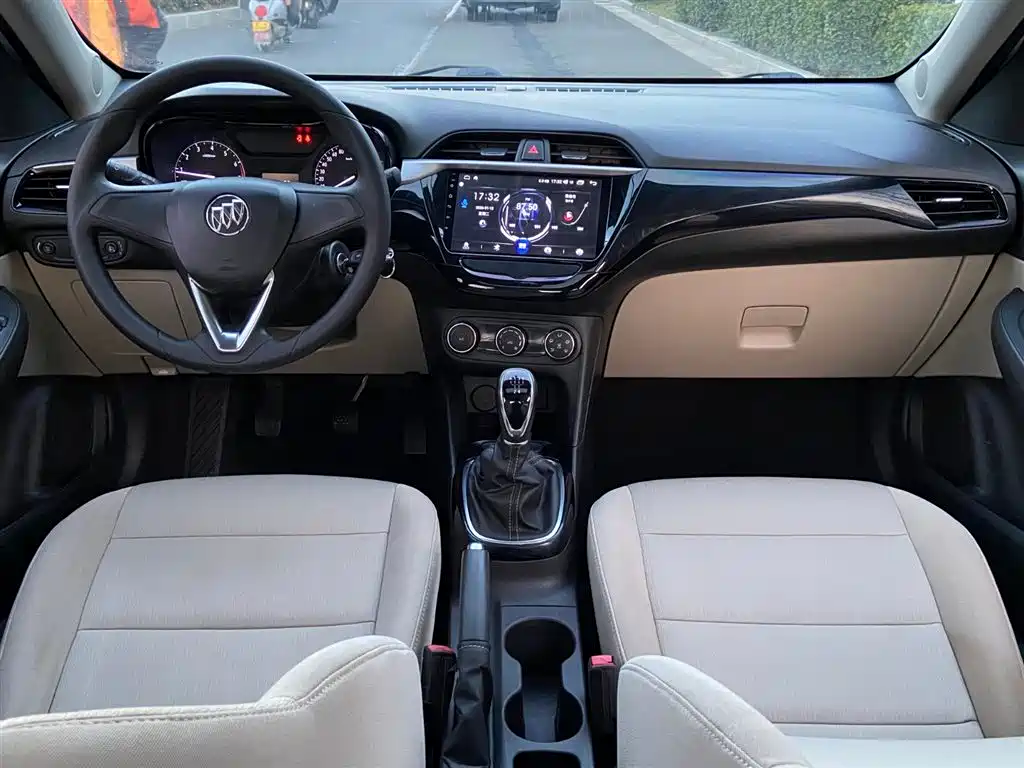 Buick Excelle 2018 15N Manual Elite фото 10
